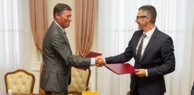 Podpis pogodbe Pošte Slovenije  s Carinsko upravo Slovenije