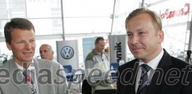 Predaja avtomobila VW Touran Maticu Osovnikarju