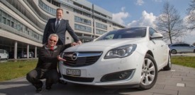 Opel Insignia prevozila 2111 kilometrov s samo enim rezervoarjem