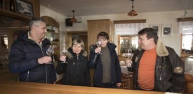 Obisk nagrajencev Slovenskih novic pri PUBEC vinarjih Vino Frešer in Vino Vehovar