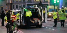 Napadalec z nožem na pohodu po London Bridge