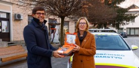 Zavarovalnica Triglav podprla nakup treh defibrilatorjev v Kranju