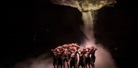MN Dance Company: Distanca, plesna uprizoritev na odru Cankarjeva doma