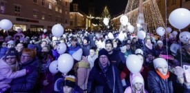 Tradicionalni prižig prazničnih luči na občinski praznik MOK