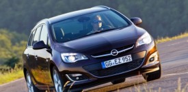 Opel Astra z uglajenim dizelskim motorjem in tehnologijo IntelliLink