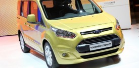 Povsem novi Ford Tourneo Connect je prvi kompaktni osebni kombi z vsemi petimi zvezdicami za varnost po oceni Euro NCAP