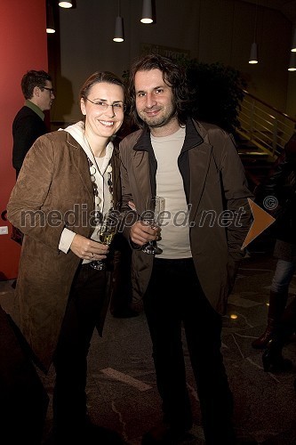 Nike Kocjančič Pokorn, prevajalka in njen mož Marko Pokorn, scenarist televizijske oddaje Naša mala klinika