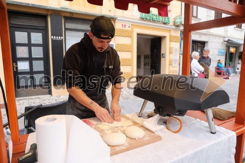 Dan kranjske klobase in piva