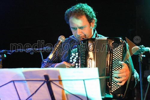 Fausto Beccalossi, harmonikar in vokalist
