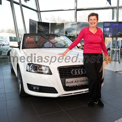 Majda Tašner, dobitnica glavne nagrade, polletne uporabe Audija A3 Cabriolet