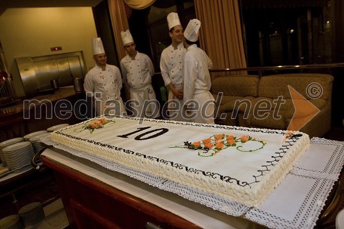 Torta ob jubilejni, 10. Poslovni konferenci