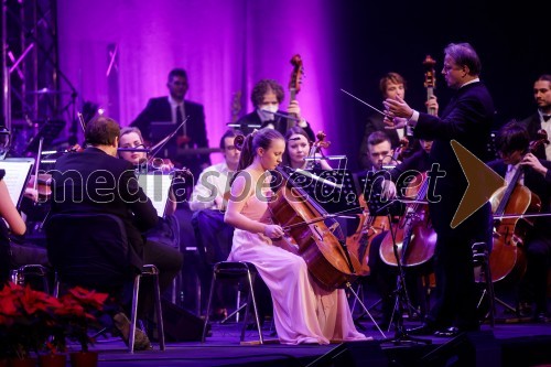 Orkester Cantabile pod vodstvom Marjana Grdadolnika s Patricijo Avšič