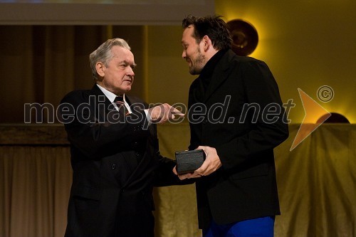 Jože Hudeček, novinar in Matej Andraž Vogrinčič, dobitnik nagrade Trend 2008 za posebne dosežke na področju vizualne ustvarjalnosti