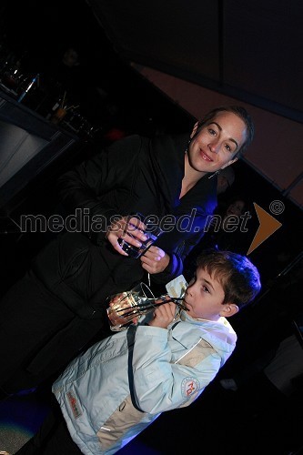 Nina Ivanič, igralka in Femme Fatale 2007 in njen sin Luka