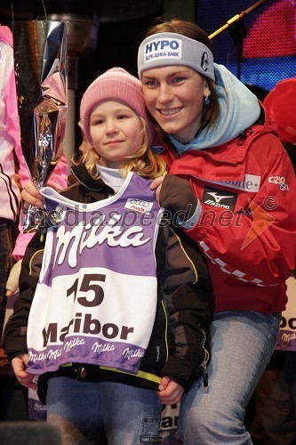 Smučarka Nika Fleiss, Hrvaška 
(žrebanje štartnih številk za slalom)