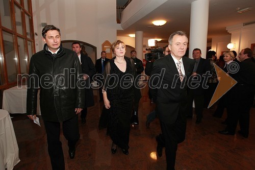 Borut Pahor, predsednik vlade RS, Helena Zver, pomočnica generalnega direktorja RTV Slovenija za madžarsko narodno skupnost in Anton Guzej, generalni direktor RTV Slovenija