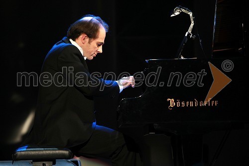 Zoltán Péter, pianist