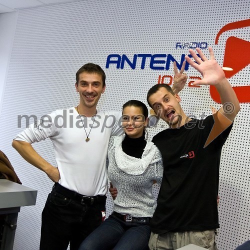 Sebastijan Cegnar, moderator na radiu Antena, Tamara Popovič, manekenka in Jean Ferbežar, moderator na radiu Antena