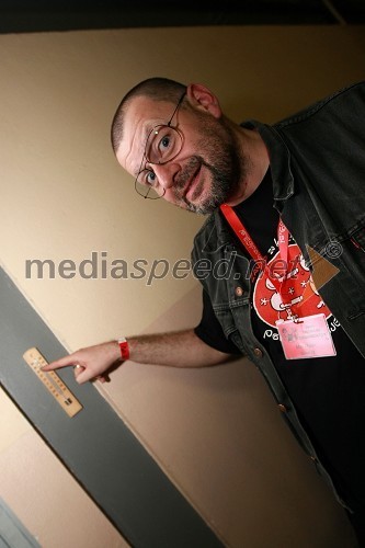 Max Modic, filmski kritik, publicist in tiskovni predstavnik Zavoda za kulturo pornografije 69