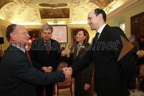 Rudi Vračko, častni konzul republike Avstrije v Sloveniji, nekdanji generalni direktor NKBM, Andrej Verlič, podžupan Maribora, Manja Skernišak, članica uprave NKBM in Matjaž Kovačič, predsednik uprave Nove KBM