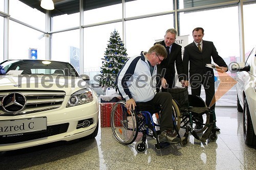 Franci Simonič, Štefan Vöröš, generalni direktor AC Intercar, d.o.o., in Emil Žilavec, direktor Autocommerce Maribor