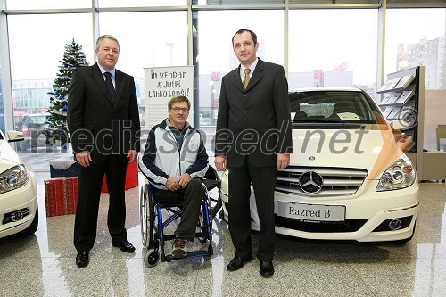 Štefan Vöröš, generalni direktor AC Intercar, d.o.o., Franci Simonič in Emil Žilavec, direktor Autocommerce Maribor