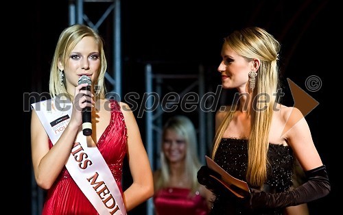 Maja Jamnik, superfinalistka izbora za Miss Casino Kongo 2009 in Jerneja Podbevšek Zhembrowskyy, voditeljica prireditve