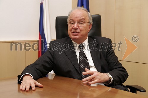 Dr. Andrej Bajuk, minister za finance