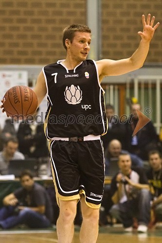 Simon Petrov, košarkaš