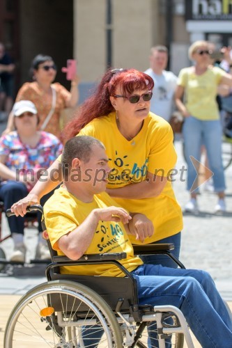 Ples na vozičkih ob 40. obletnici mariborskega društva Sonček