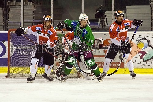 Alan Letang in Rich Brennan, hokejista Insbrucka in Aleš Mušič, hokejist Tilie Olimpije