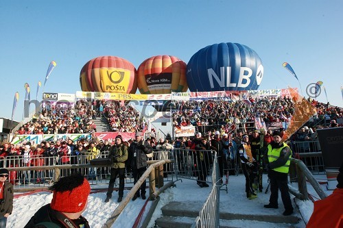 Častna tribuna