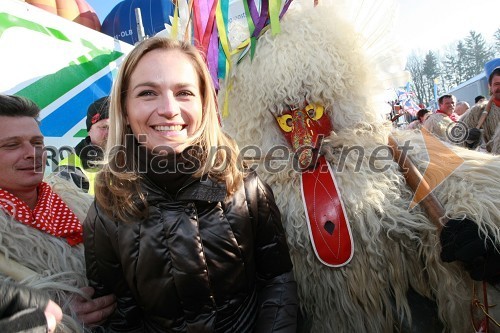 Katarina Kresal, ministrica za notranje zadeve s kurenti