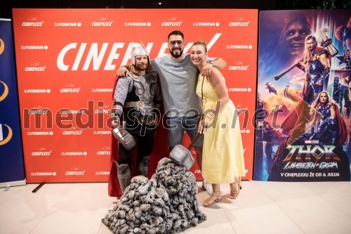 Večer Superjunakov in premiera filma Thor: Ljubezen in grom v Cineplexxu