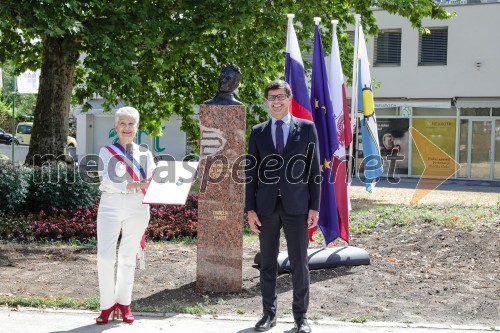 Odkritje kipa Prešernovega francoskega sodobnika v prenovljenem Parku La Ciotat v Kranju