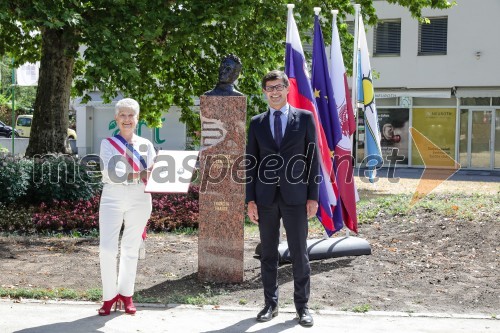 Odkritje kipa Prešernovega francoskega sodobnika v prenovljenem Parku La Ciotat v Kranju