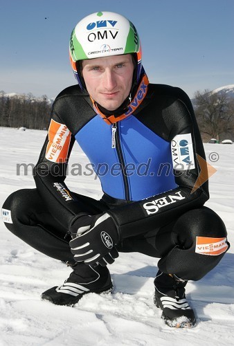 Jakub Janda, smučarski skakalec na treningu v Lescah