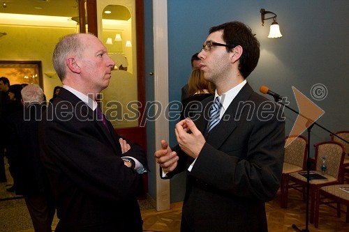 Bernard Delbacque, direktor ekonomike in razvoja EFAMA in Lan Filipič, NLB Skladi