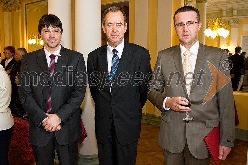 Prof. dr. Primož Oven, Biotehniška fakulteta, prof. dr. Jože Resnik in dr. Murčo Obućina, prejemnik doktorske listine