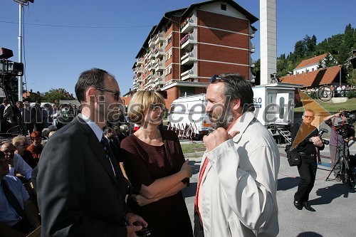 Miha Lampreht, nekdanji urednik radijskih programov na RTV Slovenija, Mojca Menart, Mojca Menart, direktorica Založbe kaset in plošč RTV Slovenija in Tone Petelinšek, odgovorni urednik programov Radia Maribor