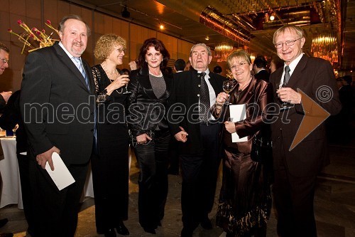 Zdravko Pergar, operni pevec, Cvetka Završnik, Milena Morača, sopranistka, Jurij Souček, igralec, Olga Gracelj, sopranistka in Doro Hvalica, vodja pogajalske skupine javnega sektorja