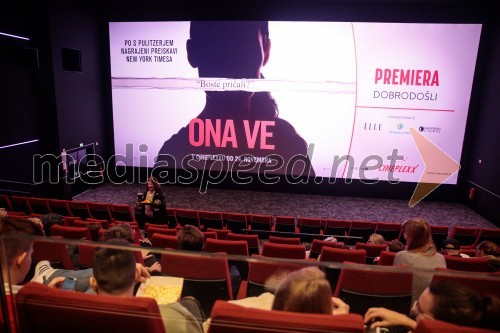 ONA VE, premiera filma v Cineplexx Ljubljana