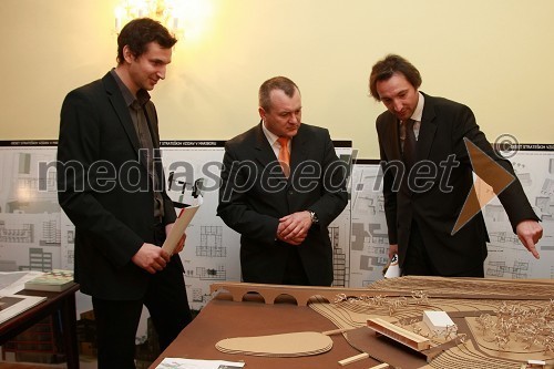 Stojan Skalicky, mestni arhitekt, Franc Kangler, župan Maribora, in Emanuel Čerček, županov svetovalec za investicije