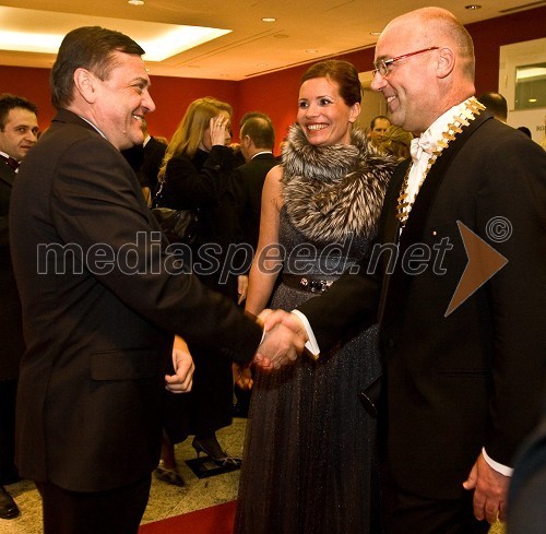 Zoran Jankovič, župan Ljubljane in Aleš Jenčič, predsednik Rotary kluba Ljubljana s soprogo