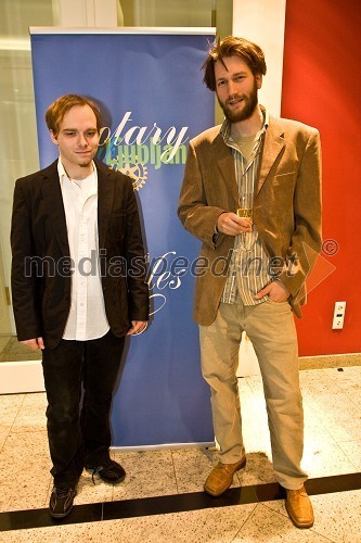 Andraž Kržič, filmar, slikar in glasbenik in Jan Ciglenečki, filozof in germanist, dobitnika štipendije Rotary kluba Ljubljana