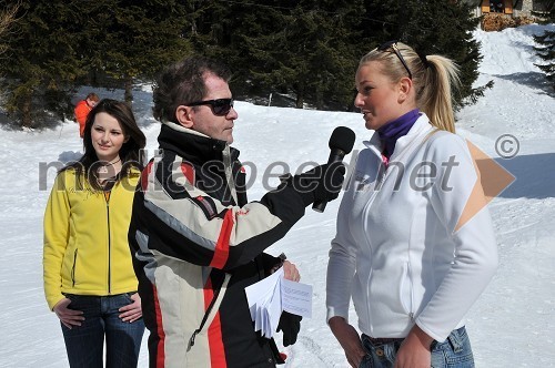 Sabina Frankovič, 1. spremljevalka Snežne kraljice smučarskega centra Golte 2009, Andrej Okreša, novinar Radia City in povezovalec prireditve, ter Tjaša Ošlak, manekenka in Snežna kraljica smučarskega centra Golte 2009