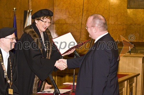 Prof. dr. Martin Germ, prodekan za podiplomski študij, informacijski sistem in založništvo Filozofske fakultete Univerze v Ljubljani, prorektorica prof. dr. Julijana Kristl in dr. Dimitrij Beuermann, doktor znanosti s področja psihologije