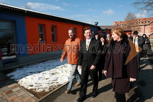 Stojan Habjanič, strokovni vodja projekta prenove vrtca, Karl Viktor Erjavec, minister za okolje in prostor in Breda Forjanič, ravnateljica Vrtca Manka Golarja Gornja Radgona