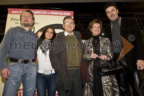 Dr. Artur Štern in Jasmina Ržen, igralca v filmu Gola resnica, Milan Potrč, poslanec in podpredsednik Državnega zbora RS s soprogo in Franci Kek, scenarist filma Gola resnica