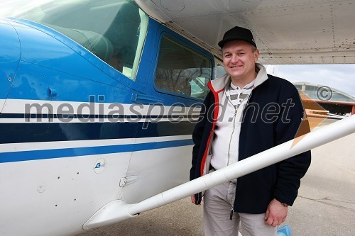 Milan Pogačnik, minister za kmetijstvo, gozdarstvo in prehrano obiskal Letalski center Maribor